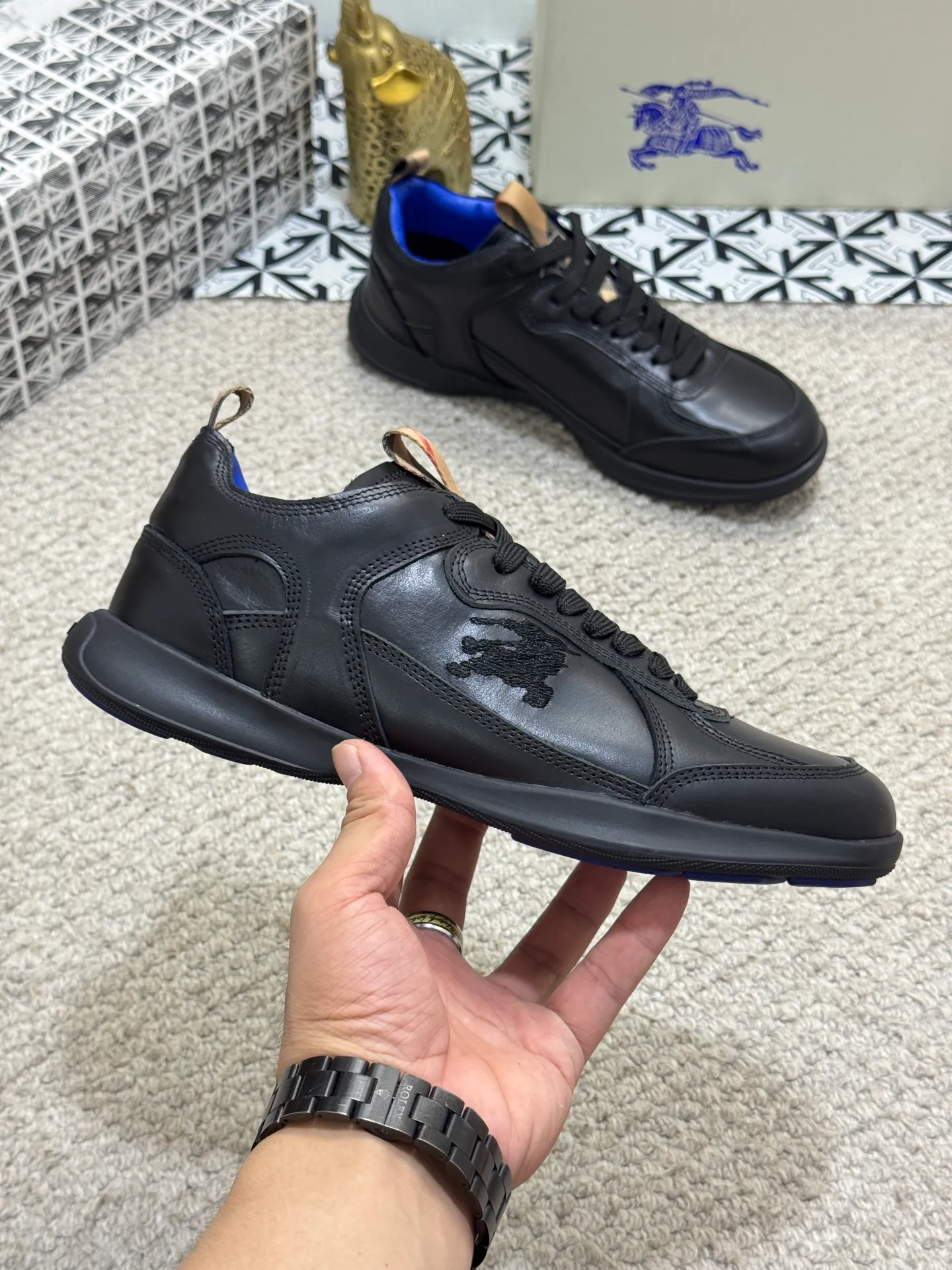 Men's shoes 💰420 [New style] 🐝🐝 [BURBERRY] Burberry - high-end quality original order 🔍🔍🔍 Upper: imported 🔝 calfskin, brand knitted pattern, tongue brand cloth label, lining: sheepskin lining, - outsole: rubber; two-color molded outsole, ultra-high quality control·fine workmanship: highlighted (high-end·luxury·grade) Size :38-44 (45 customized